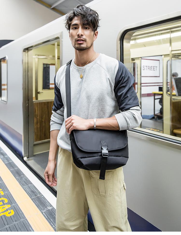 Shoulder bags sale for college