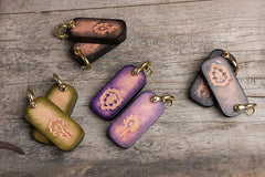 Handmade Leather Mens World of Warcraft Cool Keychain KeyCharm Keyring Pendant for Men - imessengerbags