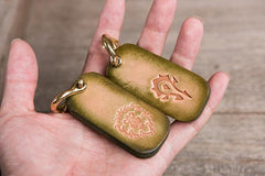 Handmade Leather Mens World of Warcraft Cool Keychain KeyCharm Keyring Pendant for Men - imessengerbags