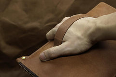 Handmade Leather Mens Clutch Cool Slim iPad Macbook Wallet Zipper Clutch Wristlet Wallet for Men